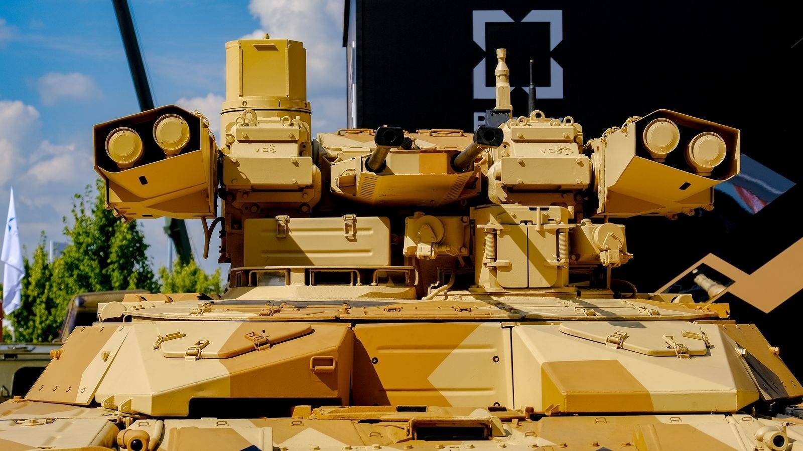 Russian War Correspondent Says Tanks Are No Longer Needed in Modern Warfare
