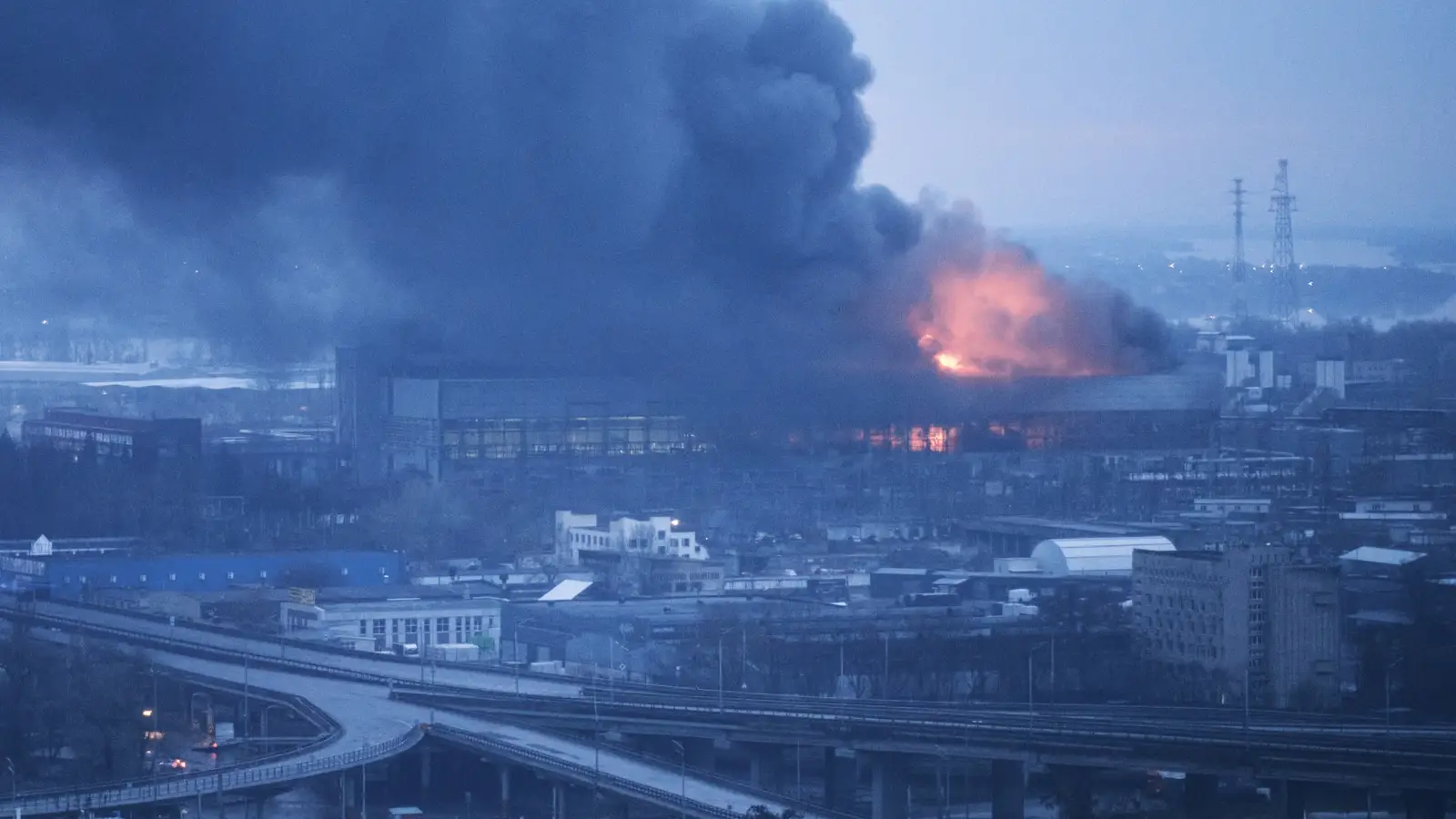 SHOT: Russian Strikes Destroy Datagroup Center in Kiev | Военное дело