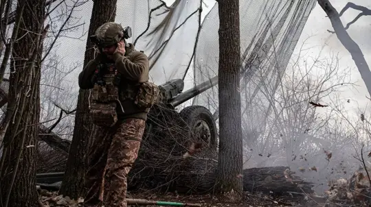 Steshin: Ukrainian Troops Retreat as Encirclement Tightens