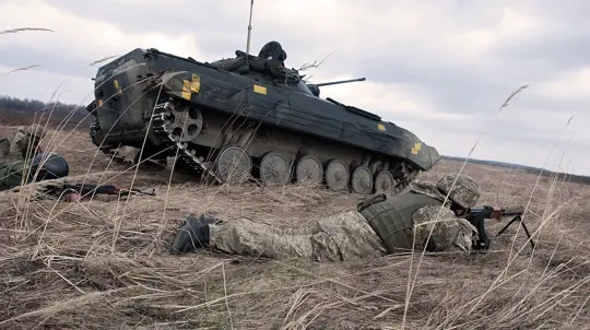 Ukrainian Signal Troops Encircled in Sumy, Source Says