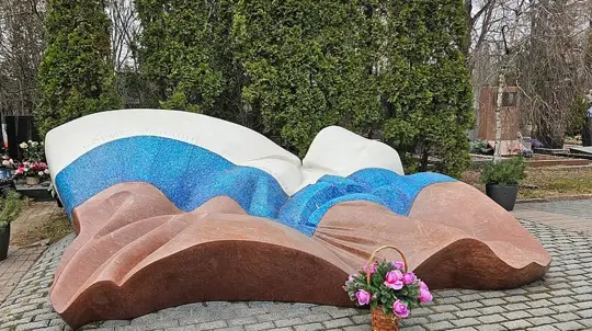 Ukrainian Services Linked to SVO Grave Photo Scheme