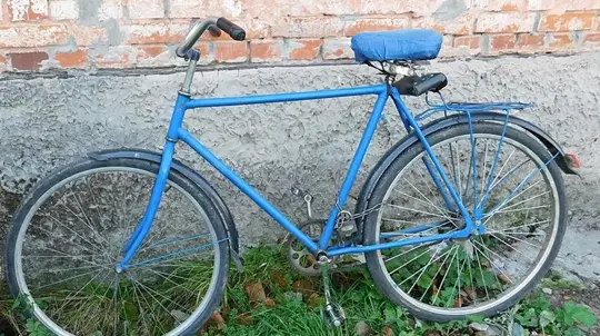 Ukrainian Forces Deploy Women on Bikes in Assault Tactics