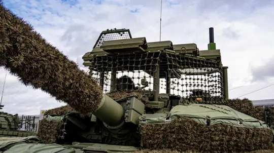 T-80BVM Tank Crew Uses Mobile Fire Tactics in Krasny Liman