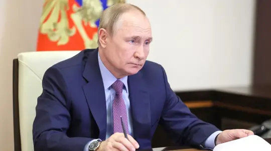 Putin’s Far East Visit Sends Warning to Japan, Expert Says