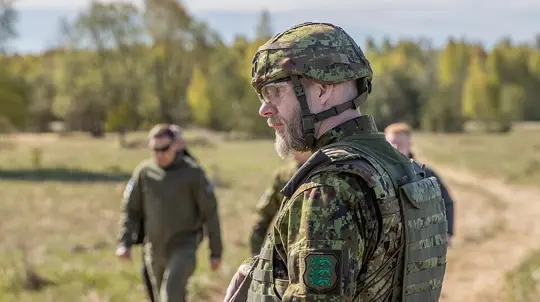 NATO General Visits Ukraine Front Line Amid Conflict
