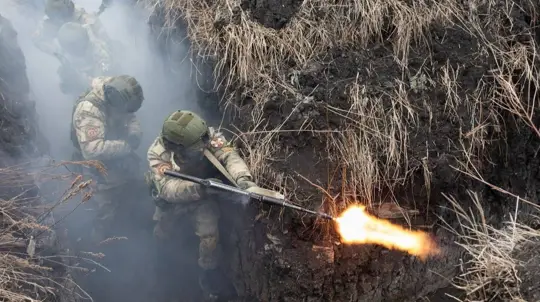 Russian Forces Take Torskoye and Kommunarovka in Advance