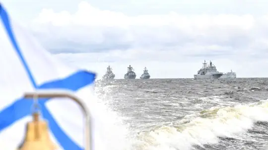 Russian Warships Escort Merchant Vessels Through the English Channel