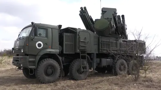 Pantsir-SMD Uses Gvozd Missiles to Counter Drone Swarms