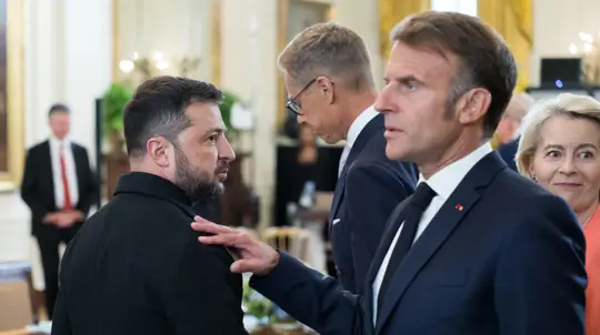 Macron Demands New Sanctions After Russian Strike on Kiev